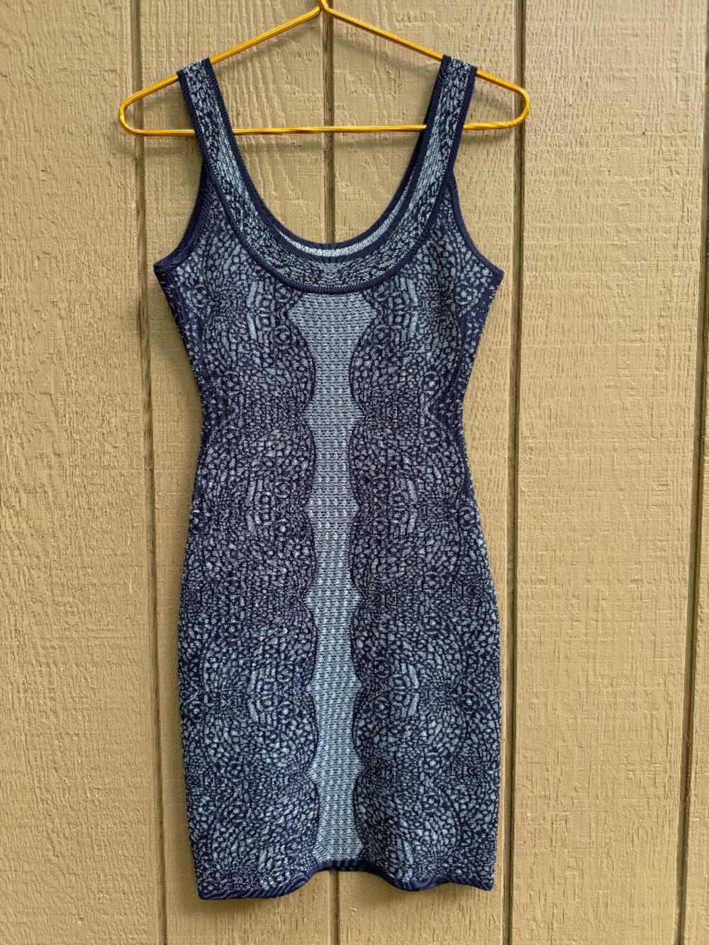BCBG MAXAZARIA 'CASPAR' BLUE SHADOW LACE KNIT BANDAGE /BODYCON CLUB DRESS MEDIUM - Picture 2 of 9